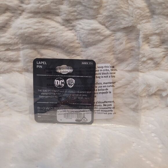 DC Comics Harley Quinn The Suicide Squad Name Logo Pin Enamel New OOS - Picture 5 of 5